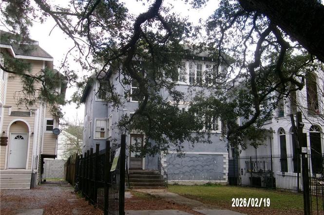 3215 Louisiana Avenue Pkwy