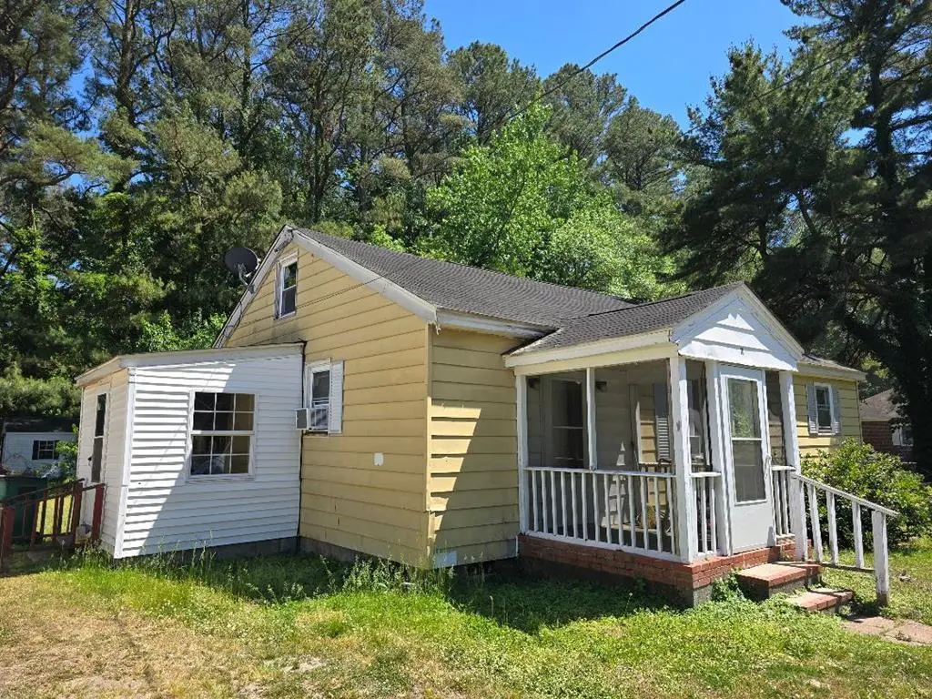 11 Hall St
