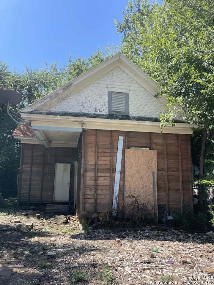 1130 Delaware