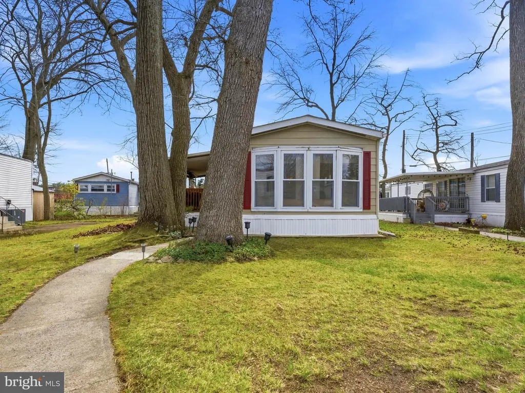 1 Forest Dr