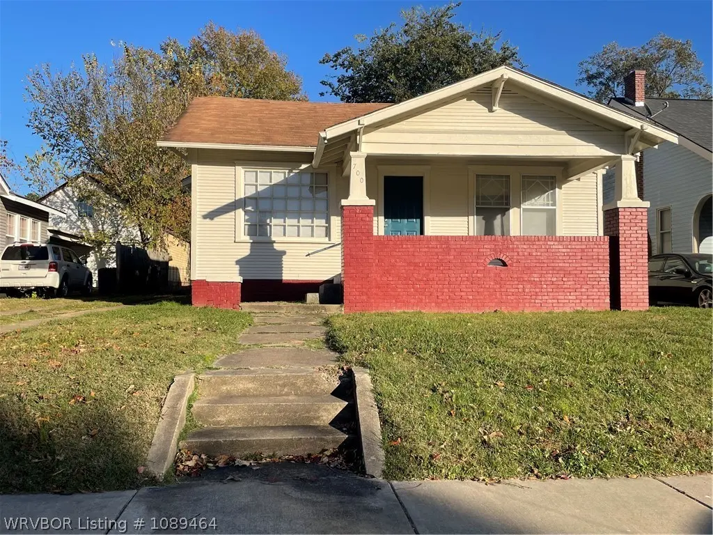 700 Clifton Ct