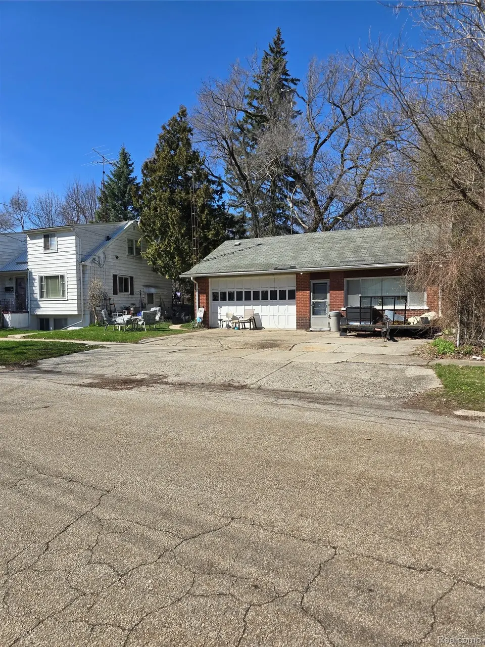2601 Bennett Ave