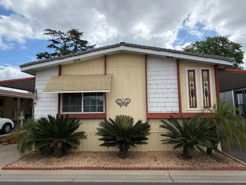 2706 W Ashlan Ave #306