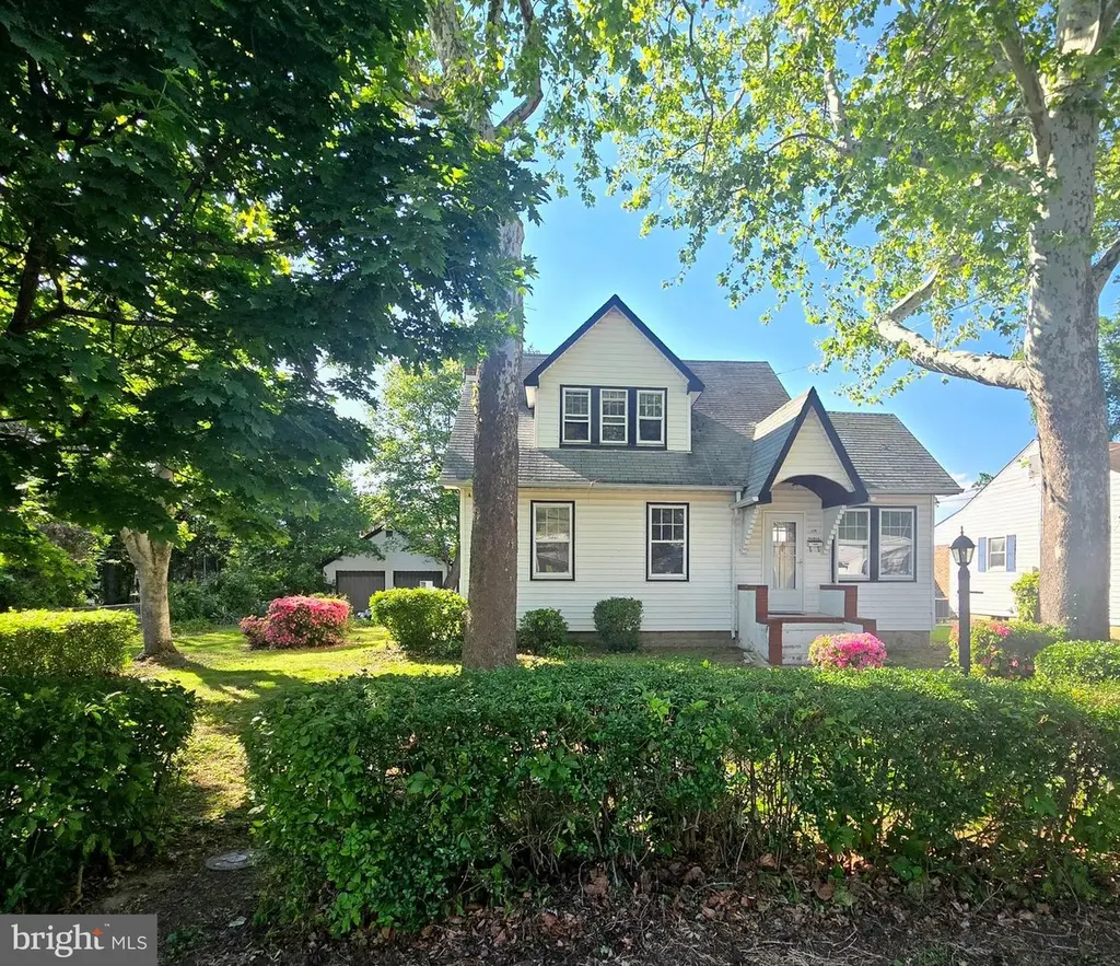 220 Meadow Rd
