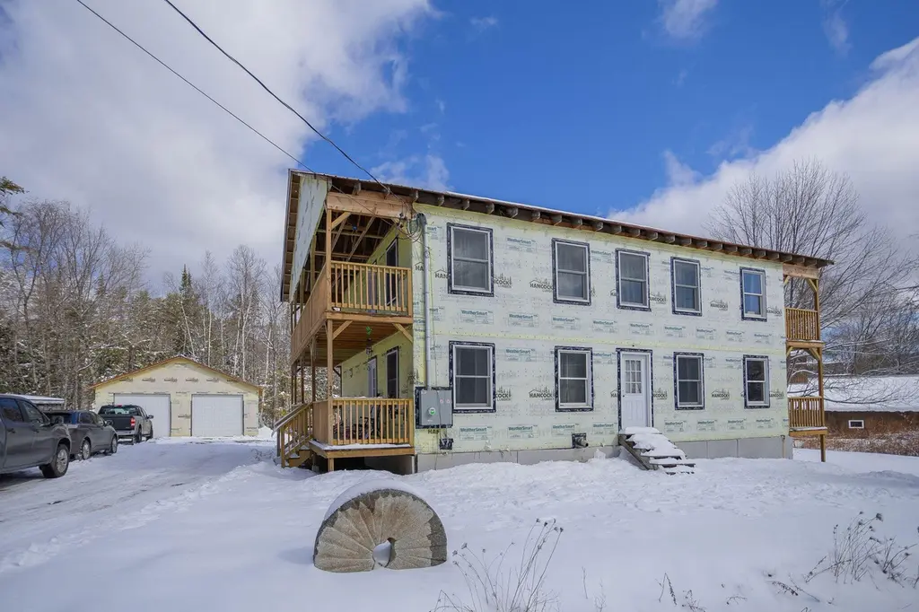 33 Lake St