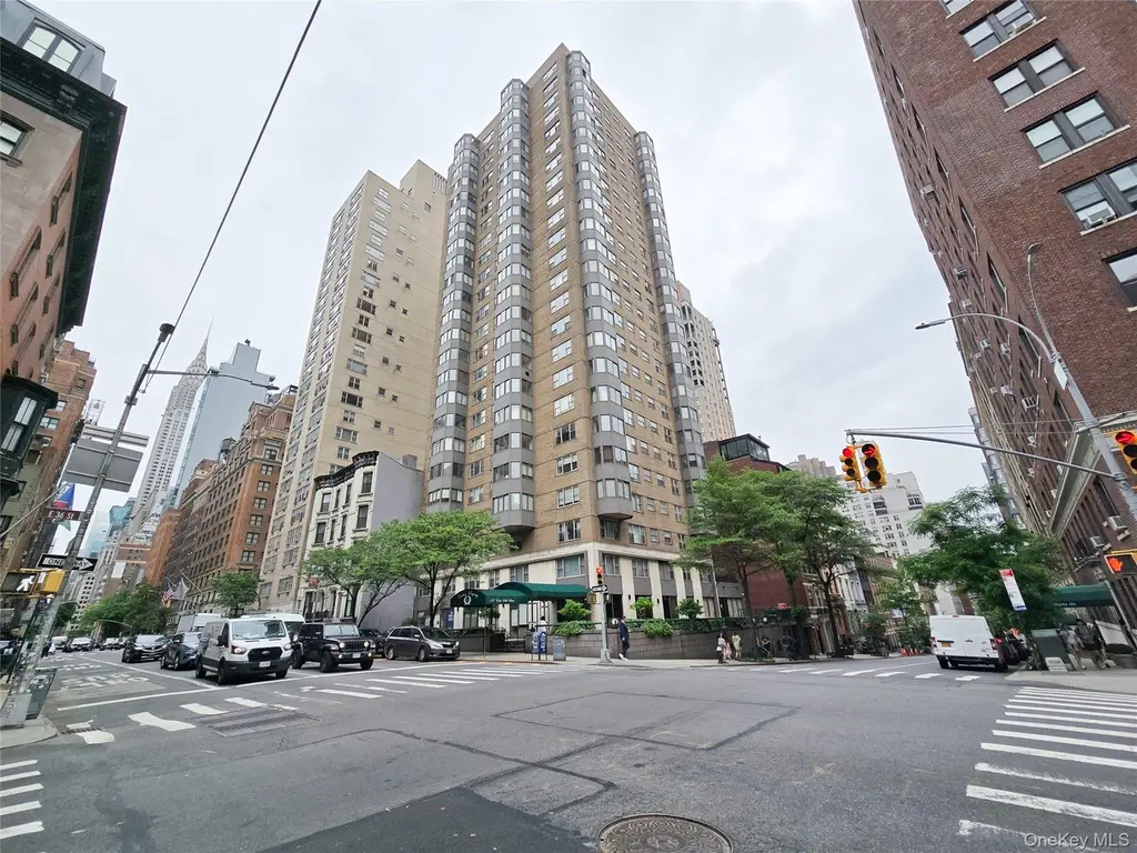 137 E 36th St Unit 9H