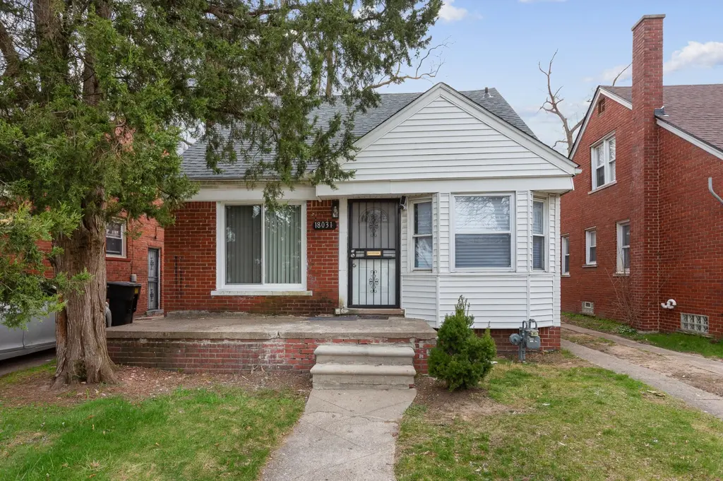 18031 Mendota St