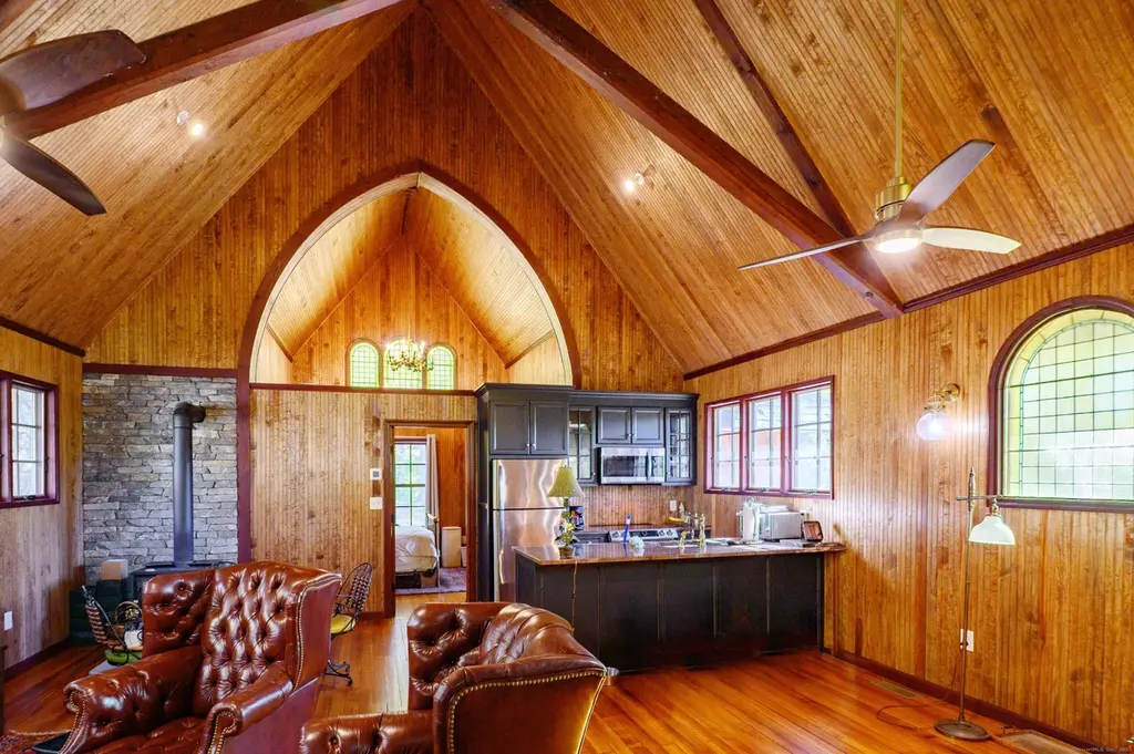 11 Phelps Rd