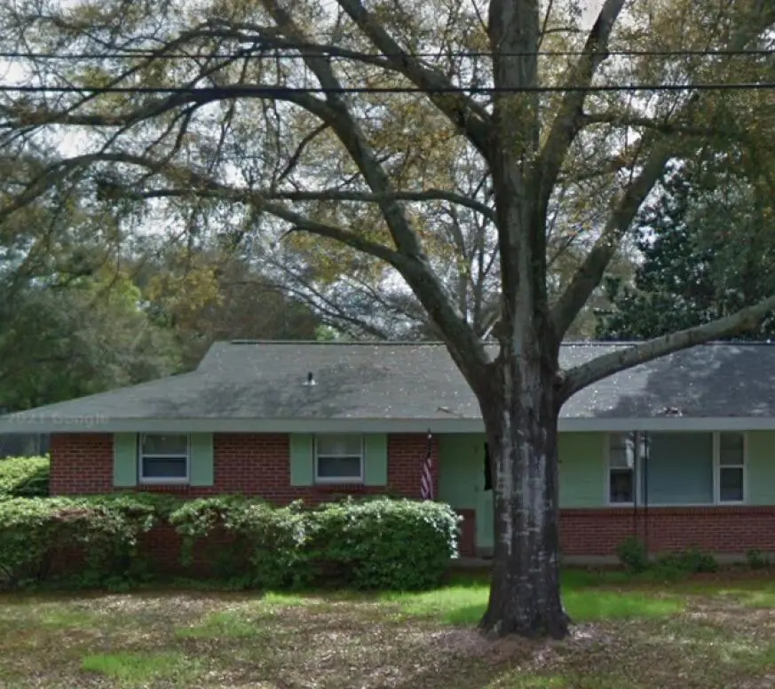 12 Magnolia Dr