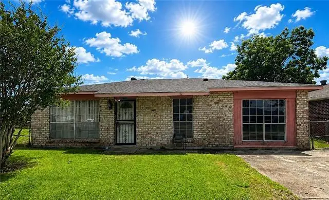 7841 Gwen St