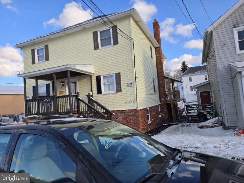 8 Hill St