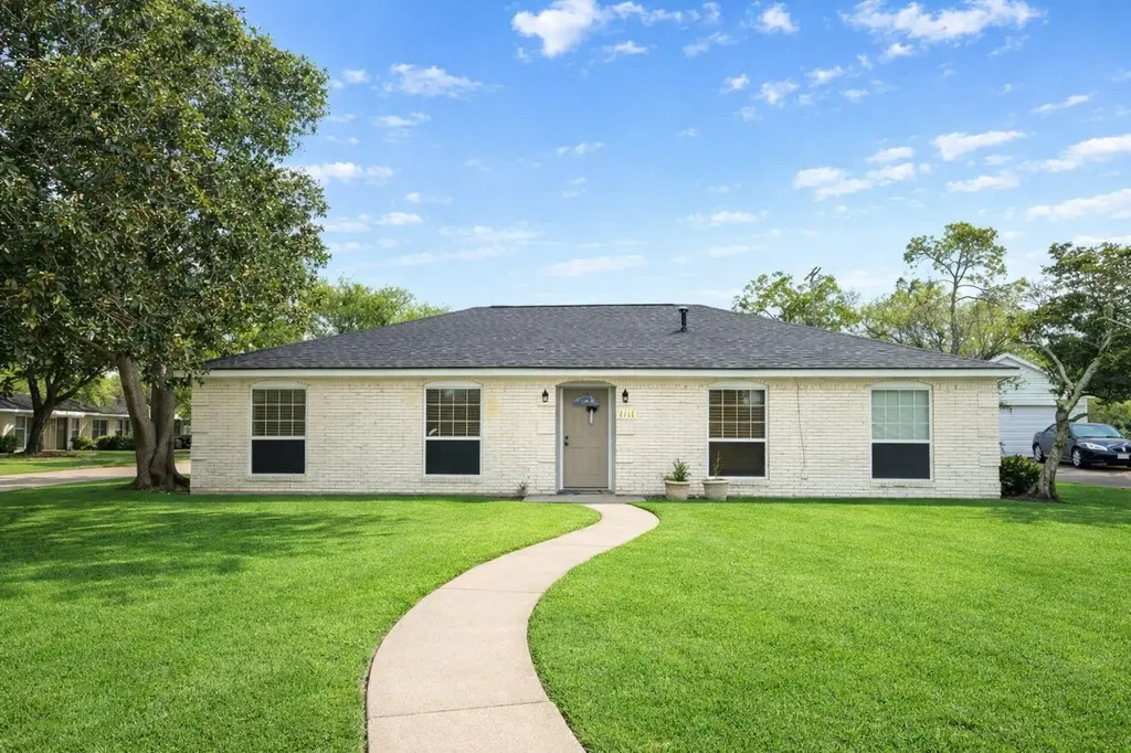 5018 Ash Ct