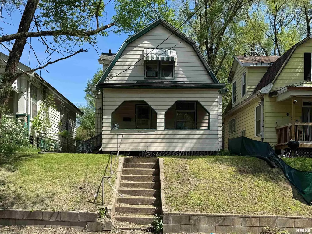 632 Haungs Ave