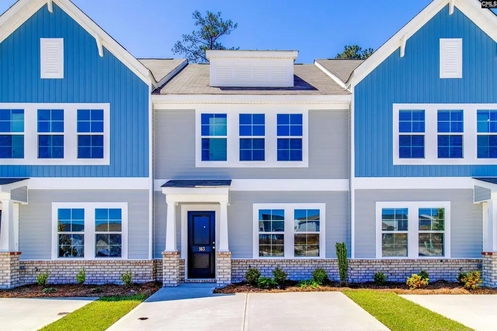 183 Carr Ln