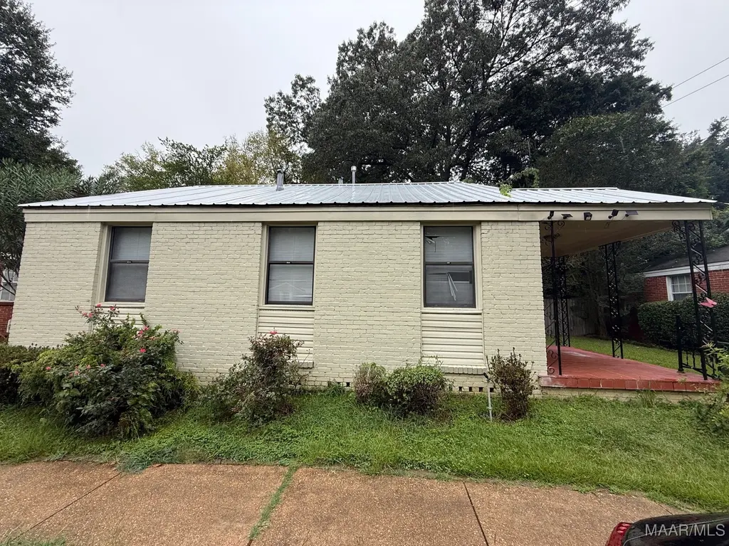208 Bradley Dr