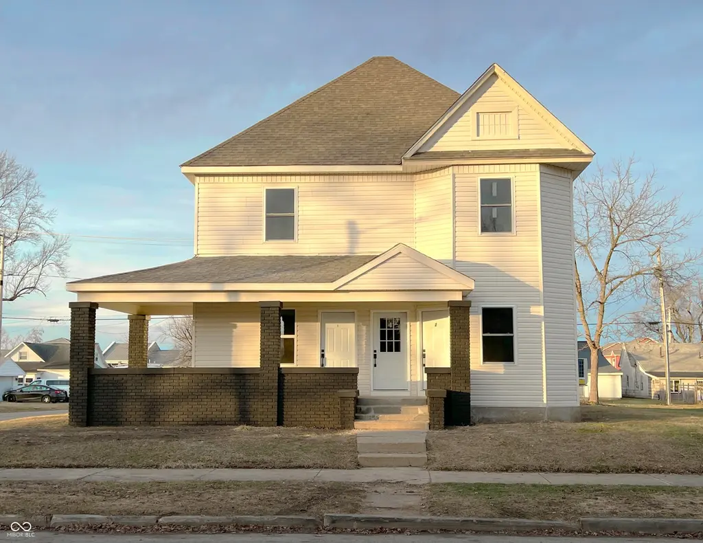1702 S E St