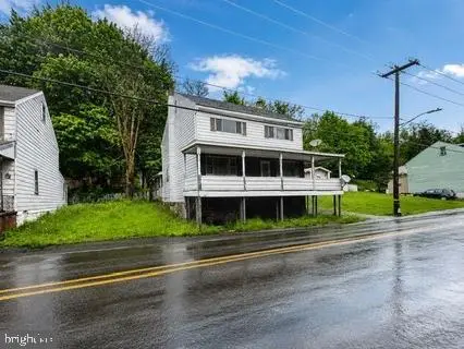 1501 Main St