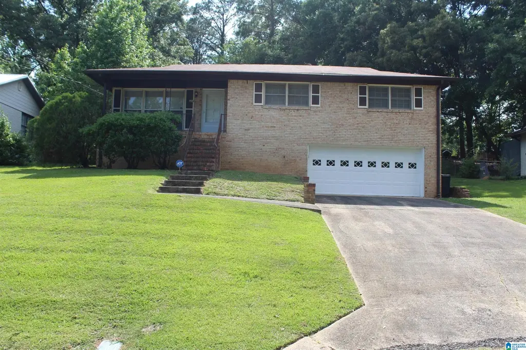 604 Denniston Ln