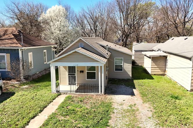 1129 N Rogers Ave