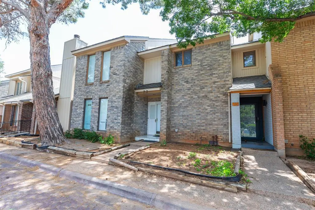 73 Fairway Oaks Blvd