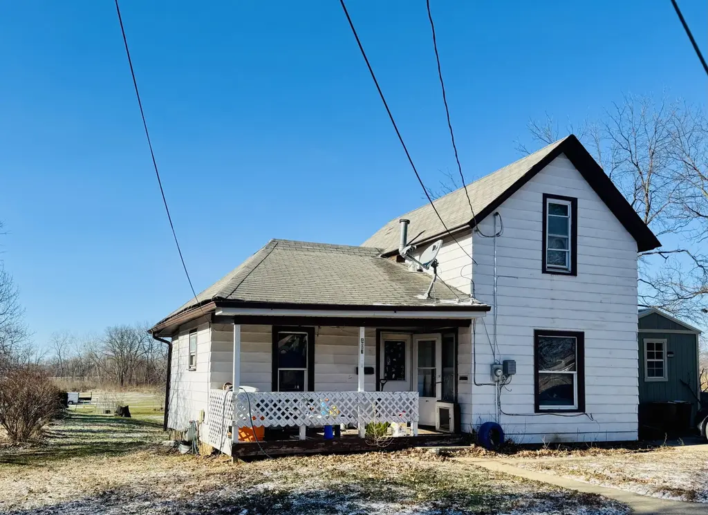 407 Laurel St