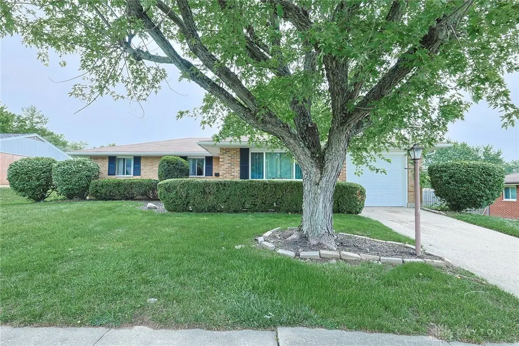 5718 Woodmore Dr
