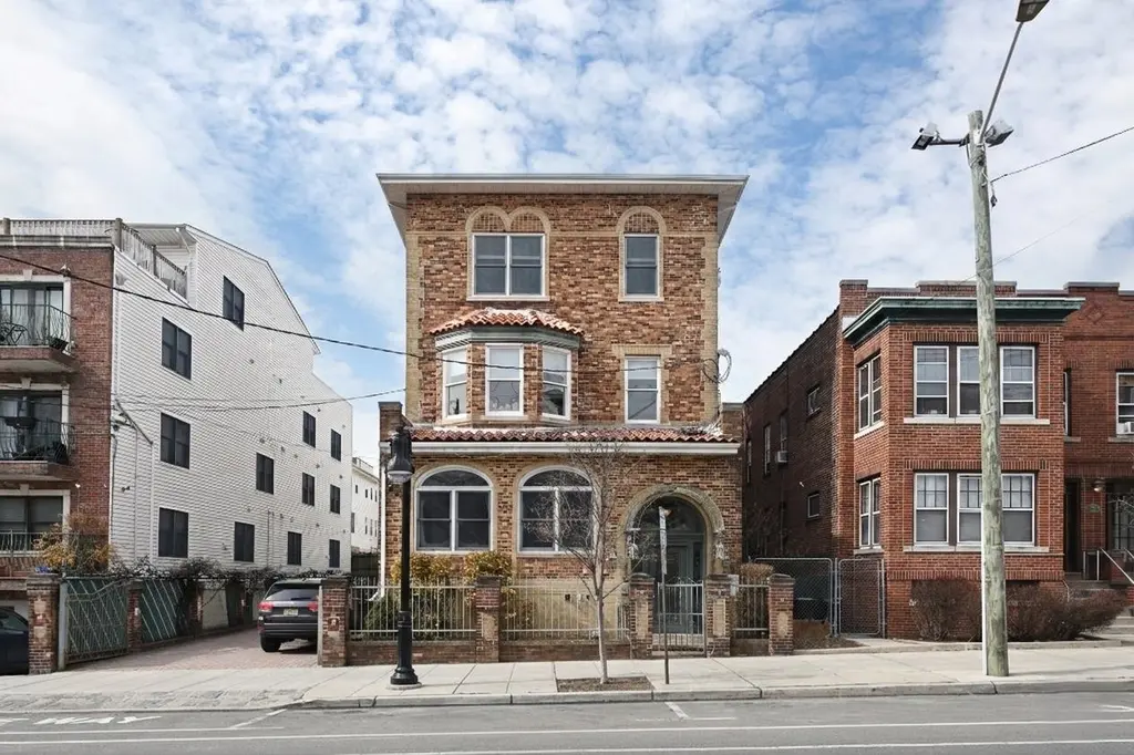 209 PALISADE Ave #1