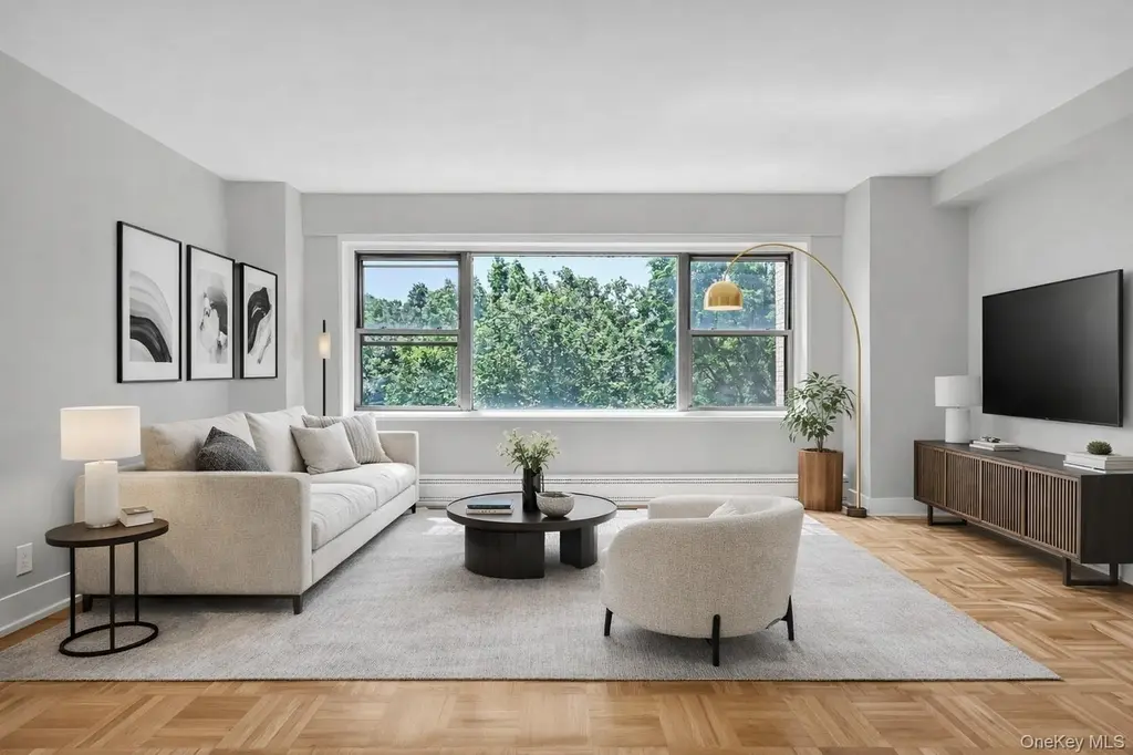 9 Fordham Hill Oval Unit 3C