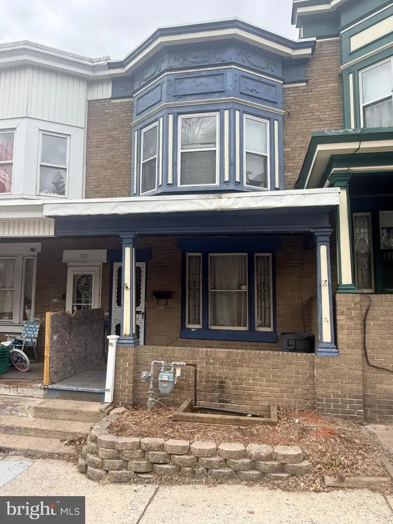 713 N Centre St