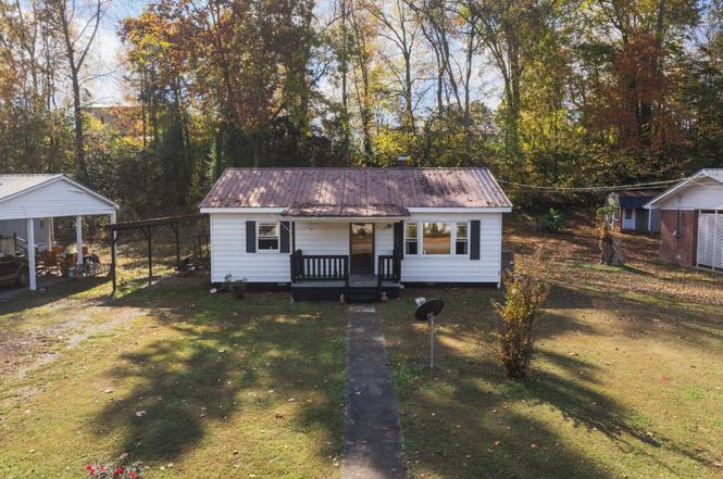 122 Shelton St