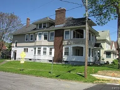 326 Park St