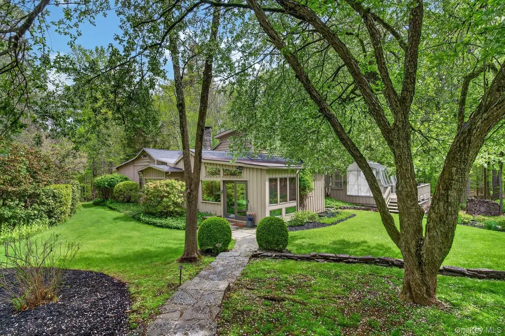 27 Old Wagon Rd