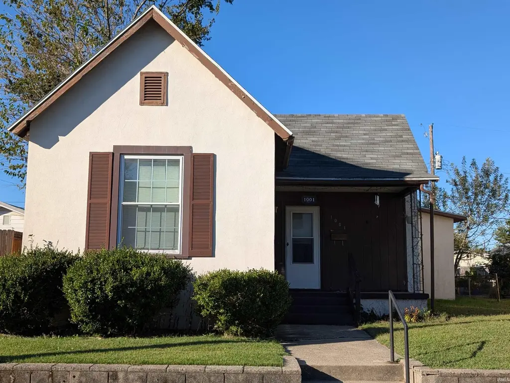 1001 E Locust St