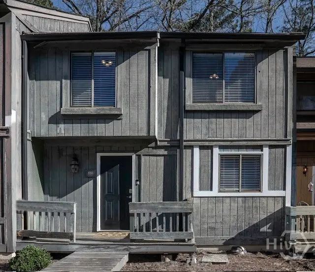 106 Fernbanks Dr Ct