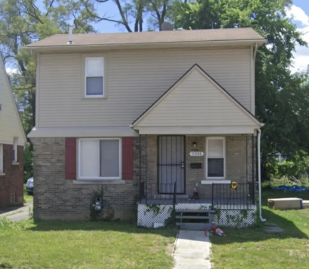 3345 Doris St