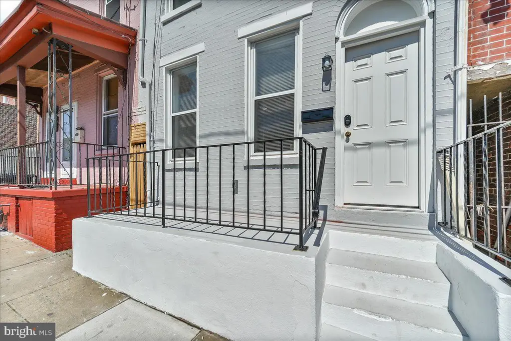1117 W 4th St