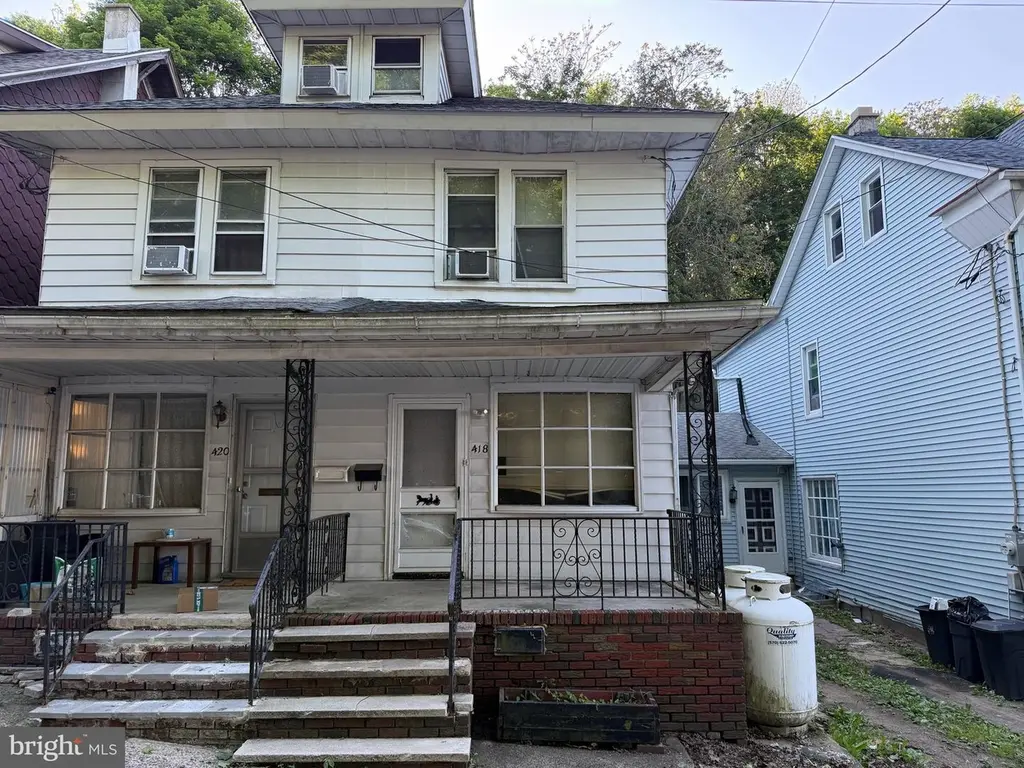 418 Laurel St