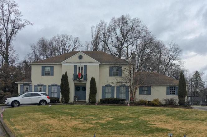 133 Quaker Ln