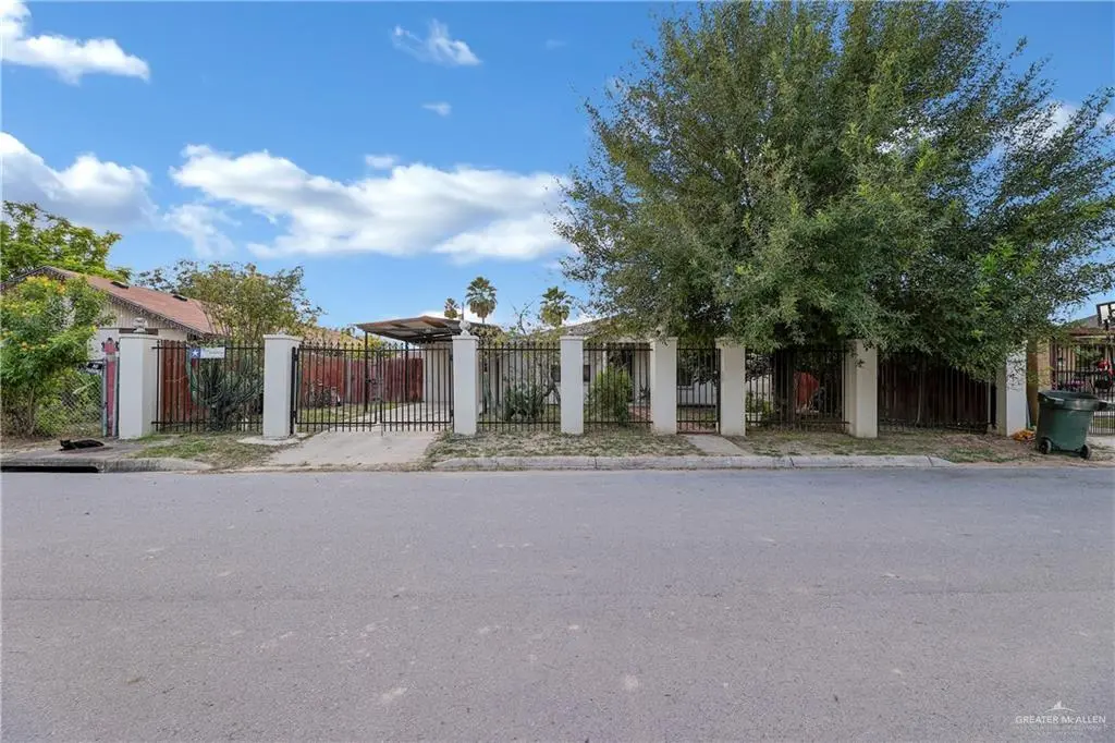 1814 Mimosa St