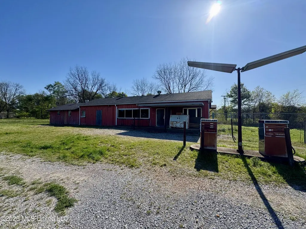 17965 Highway 61