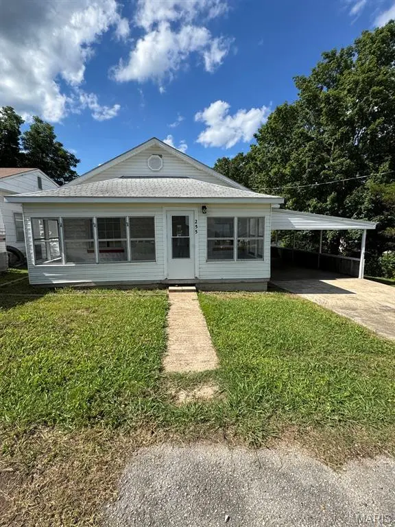 255 W Reed Ave