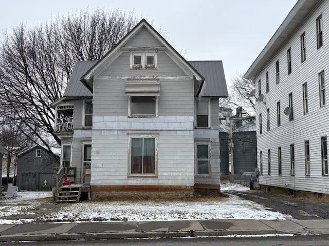 208 E Elm St