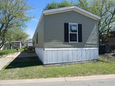 305 W Elms Rd