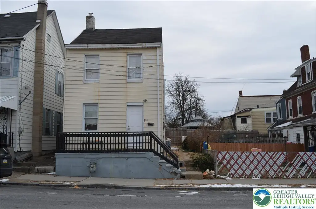 320 S 11th St