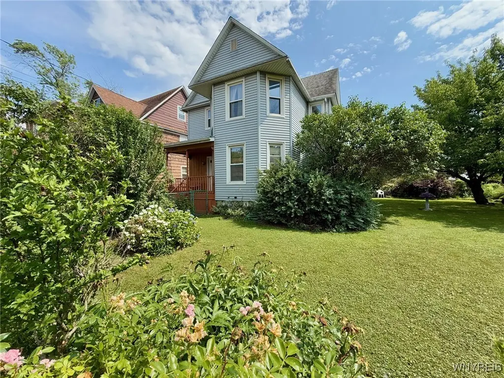2821 Walnut Ave