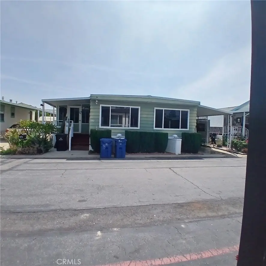 8811 CANOGA Ave #353