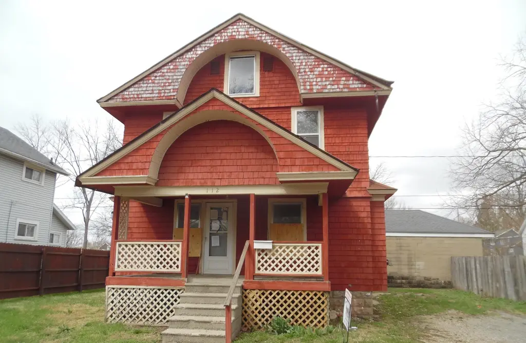 112 Lincoln Ct