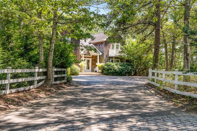 9 Rosebud Ln