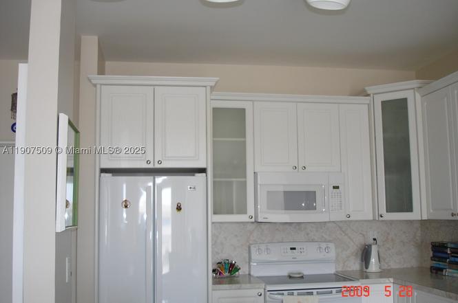 18061 Biscayne Blvd Ph 03