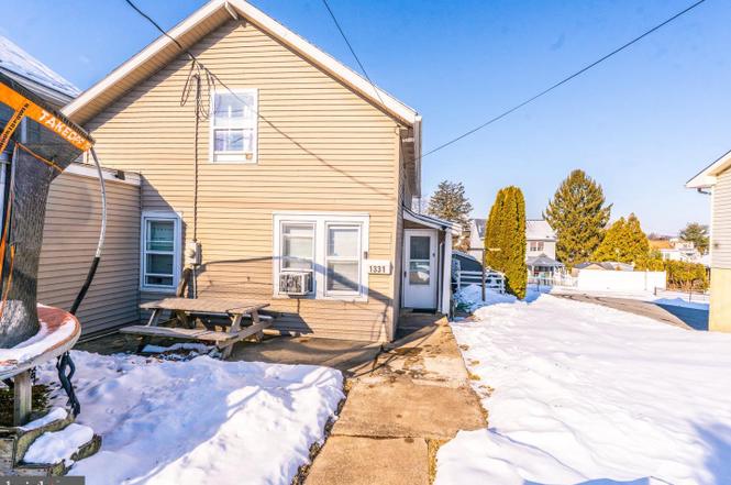 1331 New Holland Rd